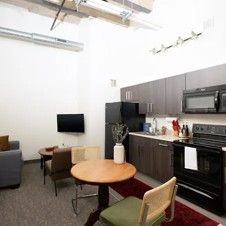 Cream City 2Br Apt - Just 3 Blocks To Fiserv With Gym And Parking